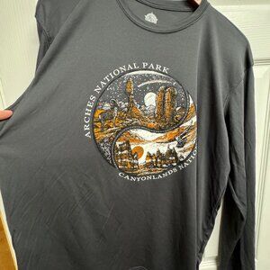 Yin Yang Arches and Canyonlands Long Sleeve Dark Gray T-shirt Men's Large